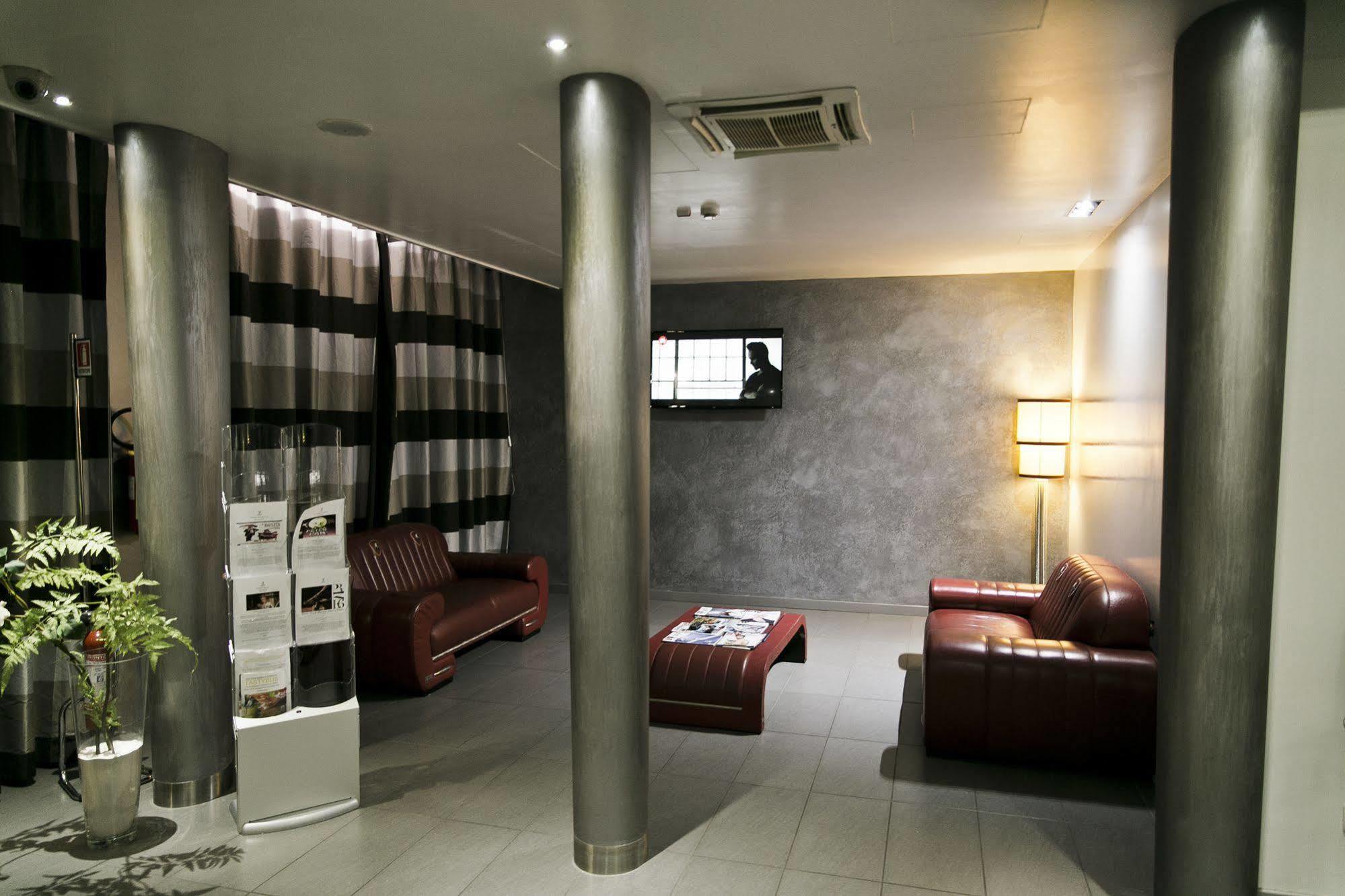เดย์โทนา บิสซิเนส โฮเทล Hotel โกลเล็คคิโอ ภายนอก รูปภาพ